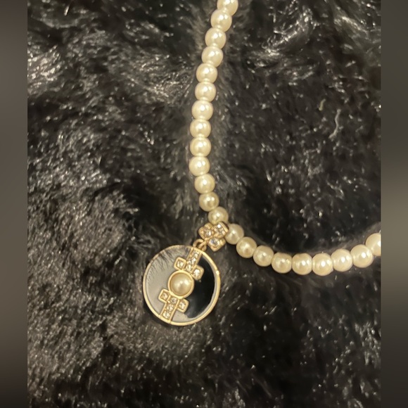 SHB Faux Pearl Necklace - Picture 7 of 7